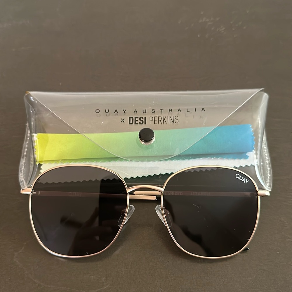 Quay Jezabell Polarized Sunnies